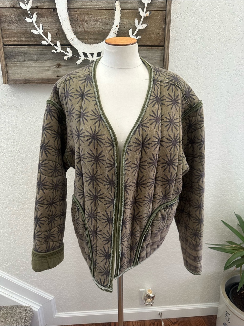 Free People We The Free quilted open front jacket moss green size Large NWT